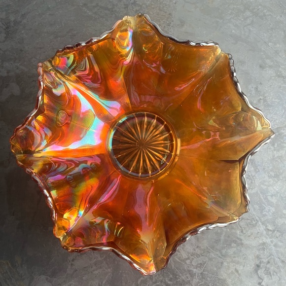 Carnival Glass 8 pointed bowl - Picture 3 of 17